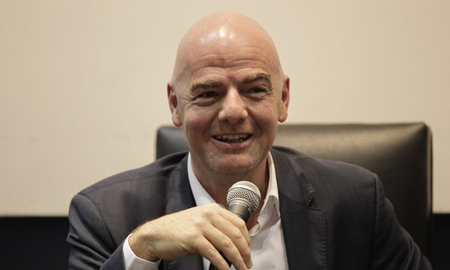 Tân Chủ tịch FIFA - Infantino muốn tạo cơ hội cho nhiều đội bóng hơn nữa tham dự World Cup.